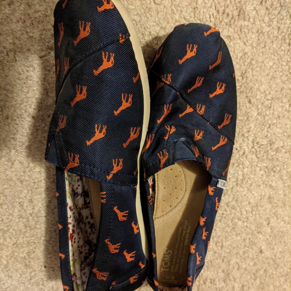 TOMS giraffe print classics